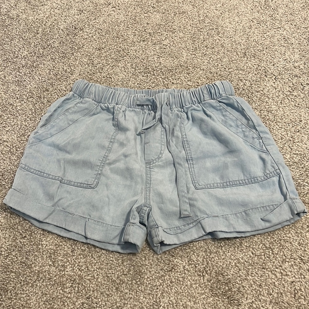 Love tree size S blue chambray shorts